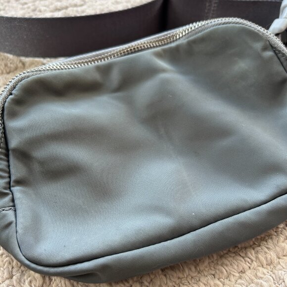 Lululemon OG Gray Belt Bag/Fanny Pack - Picture 2 of 6